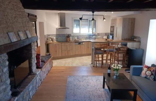 Jonzac Centre Ville - Private Home near Chateau - Photo 12