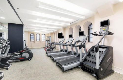 2BR Distinguished Apartment Rooftop Deck & Gym - Foto 25