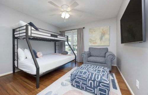 Near Botanical Garden with a Pool Charming on Charing - Foto 14