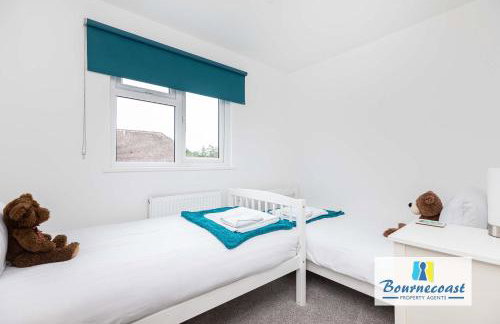 MUDEFORD ESCAPE by BOURNECOAST - A Chalet Bungalow with a Garden - Ideal for Family Getaways - HB9600 - Foto 26