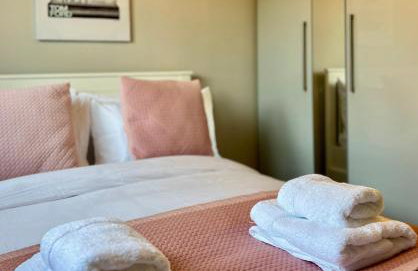 Ultra Modern large 4 bed executive home Durham - Photo 54