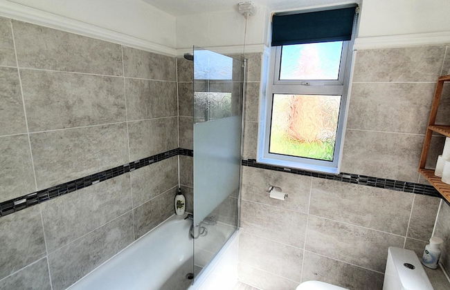 3-bed House With Superfast Wi-fi, DW Lettings 15vr - Foto 14