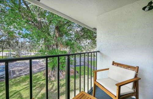 Serene Poolside Getaway Lake Access Parking - Foto 39