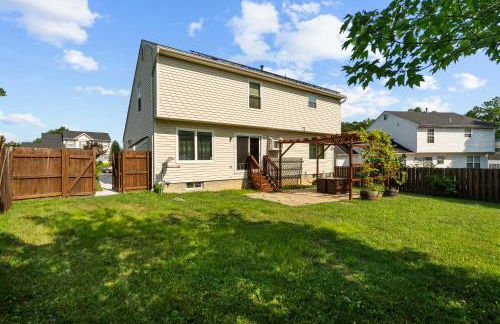 5 BedRooms Family retreat with GameRoom Near DC & Qunatico - Photo 50