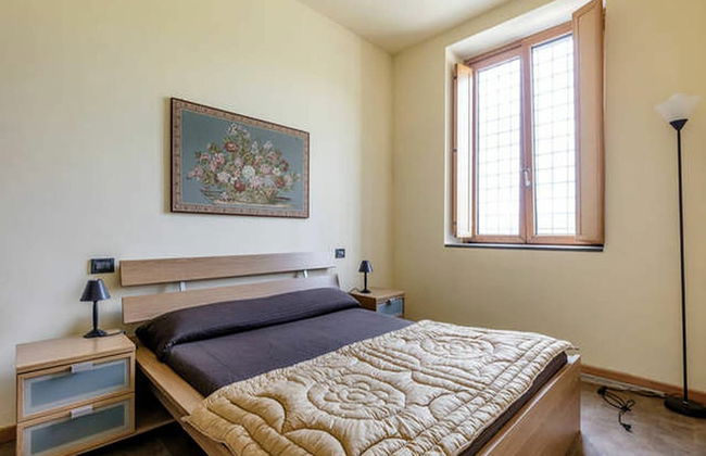 Apartment in Iseo Near Seabeach - Photo 4