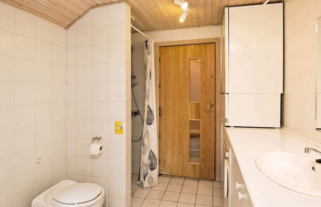 Comfortable Holiday Home in Dannemare with Hot Tub - Photo 13