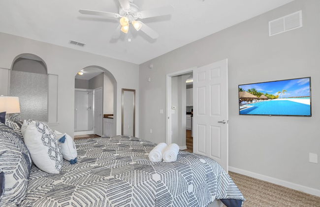 3BR Condo - Hot Tub Games Pool - Near Disney - Foto 11