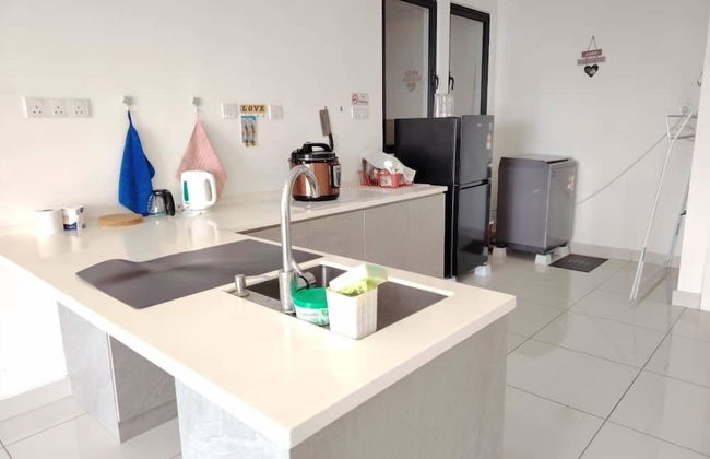 MidValley MegaMall View Southkey Mosaic 2BR 2FREE By Natol - Foto 6