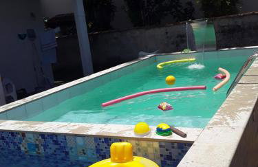 CASA DE PRAIA COM DUAS PISCINAS E GARAGEM - Foto 1