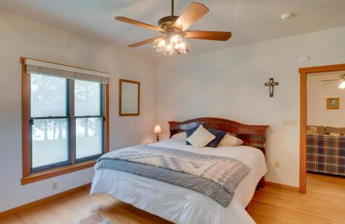 Beautiful Toledo Bend Retreat with Private Dock - Foto 14