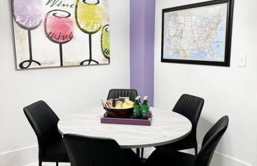 Vineyard Cottage-Pet Friendly & Walk to Oaklawn! - Foto 16