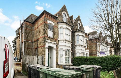 Charming Designer Cosy Loft Apartment - Photo 7