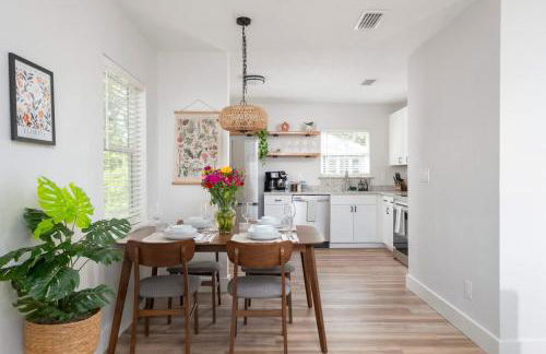 Serene Place Walk to UF Stadium Near Shands & Downtown - Photo 10