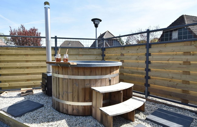 Snug Holiday Home in Herkingen with Hot Tub in Garden - Foto 29