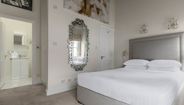 Codrington Mews III by Onefinestay - Photo 3, Room