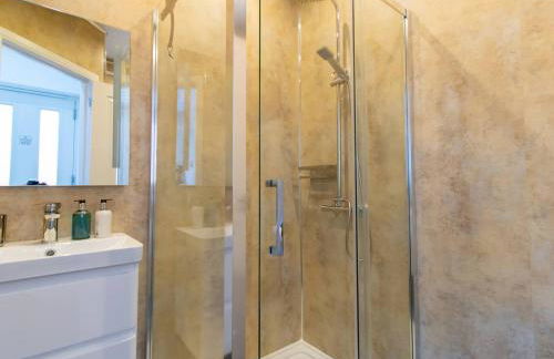 Grosvenor 126 Trendy Jesmond Whole Apartment - Photo 23