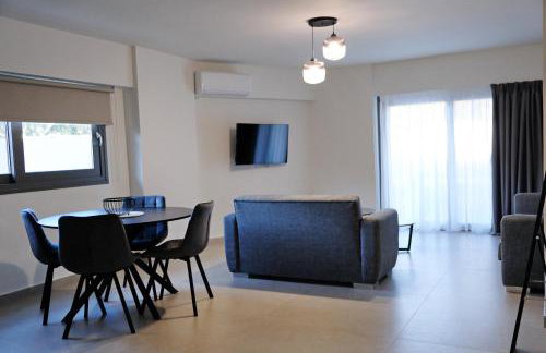 Poseidon 77B Luxury Residences - Photo 39