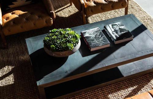 Black C House Modern w pool spa - Photo 17