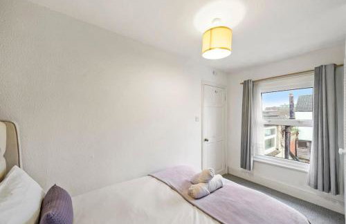 Beautiful 2 bedroom house Free Parking, Aylesbury, Adrenham st - Foto 17