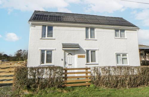 Glandwr House - Photo 2