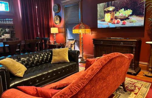 Large Historical Home for Groups Walk to Downtown! - Foto 5