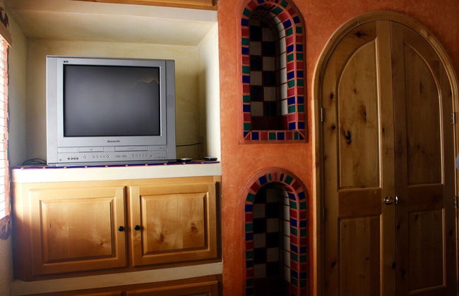 Mid-century Ocean View Apartment - Photo 15