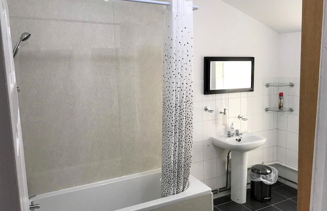 5 Bedroom House For Large Group - Photo 16