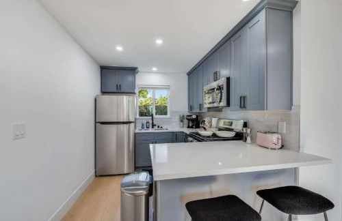 Brand New Apt w Parking Blocks from Downtown- D - Foto 4