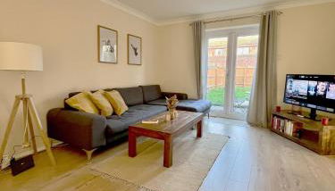 Guildford Townhouse with Parking - Foto 2