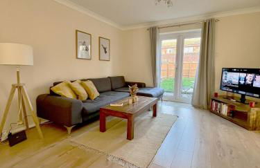 Guildford Townhouse with Parking - Foto 2