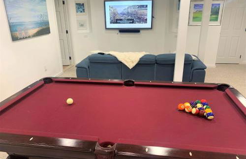 The J Luxury Villa - Southampton Poolside Retreat with Sauna - Foto 52