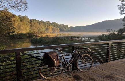 Modern Luxe Family & Groups Friendly Bungalow with Patio & Workspace - Foto 53