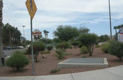 Mesquite Nevada Vacation Rental - Ground Level and double car garage - Foto 7