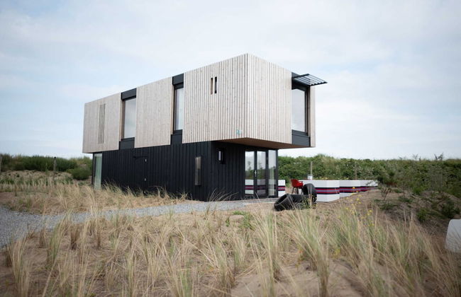 Modern, Trendy F1 Theme Lodge, Near the Sea - Foto 1