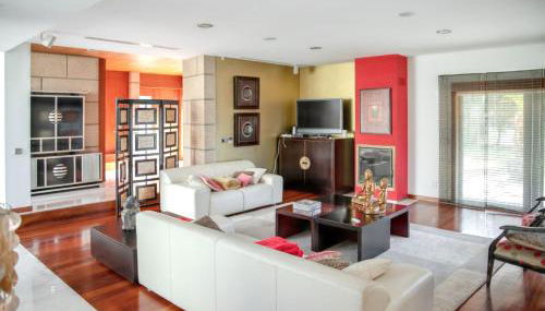 Spacious villa in Santo Tirso with private pool 850 m² and jacuzzi - Photo 4