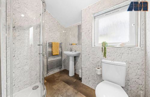 2 Bed Home with Parking Sleeps 4 - Foto 15