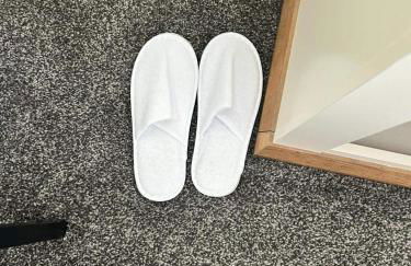 Cosy 3-Bed Retreat - Garden Parking & Bbq - Foto 7