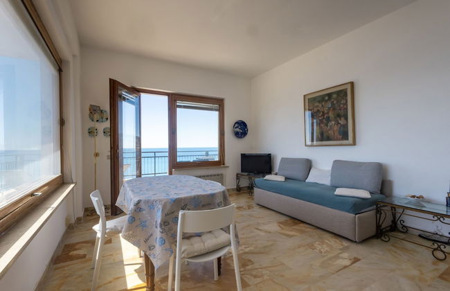 Sky Sea Apartment in Ospedaletti - Photo 4