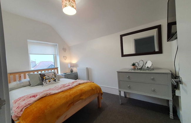 Riverdale House - 4 Bedrooms - Photo 9