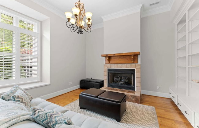 Whitetail Cove by Avantstay Lakefront w/ Pool + Private Dock Sleeps 20 - Photo 24