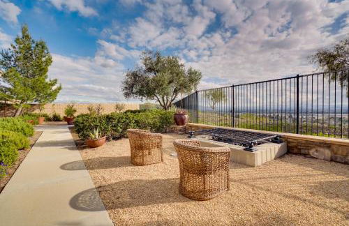 Single-Story San Bernardino Home with Valley Views! - Foto 24