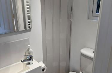 Cosy cabin nestled in the Surrey Hills - Foto 8