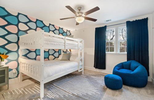 Hot Tub & Pool Table Mins to Beale Renovated - Foto 30