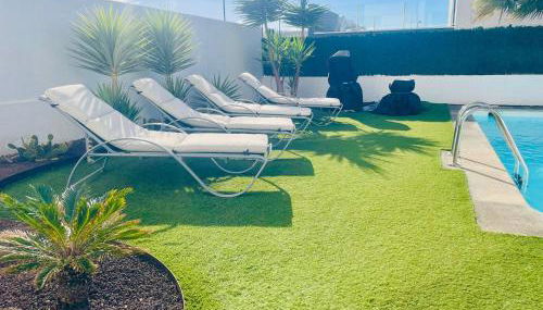 Villa Neo - Private Pool - 8 minutes Corralejo, mini Gym!! - Foto 3, Garden