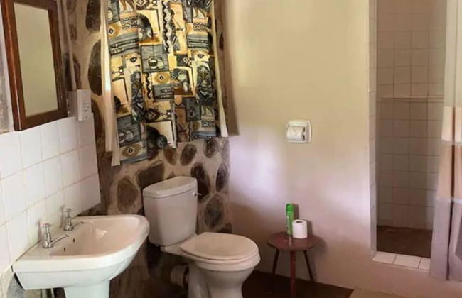 Charming Bush Chalet 1 on This World Renowned Eco Site 40 Minutes From Vic Falls Fully Catered Stay - 1975 - Foto 3