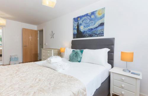 Spacious 2BR Flat Near Camden & Kings Cross Tube - Pass the Keys - Foto 13