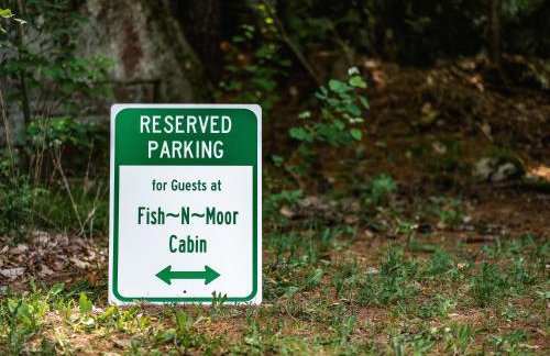 Spacious 5 Bedroom Cabin with Riverview & Black Lake Access - Foto 11