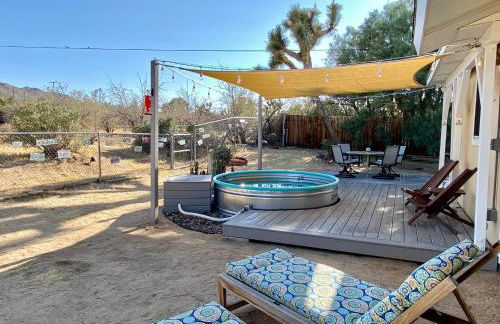 10 minutes to JTNP - Sauna, Hot Tub, Cold Plunge Saltwater Pool, Telescope, Fireplace and Views - Foto 24