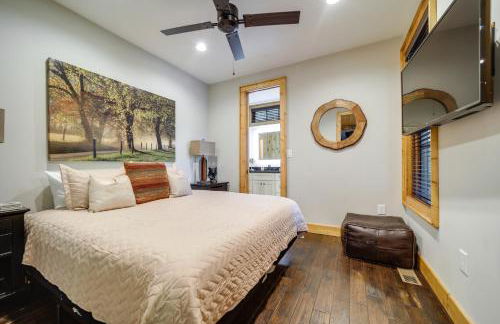 Lakefront Gem with Fire Pit in Chinquapin Resort! - Foto 14