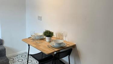 Windsor 4 - Spacious beautiful 4 bdrm maisonette nr Ncle free wifi free parking - Foto 4